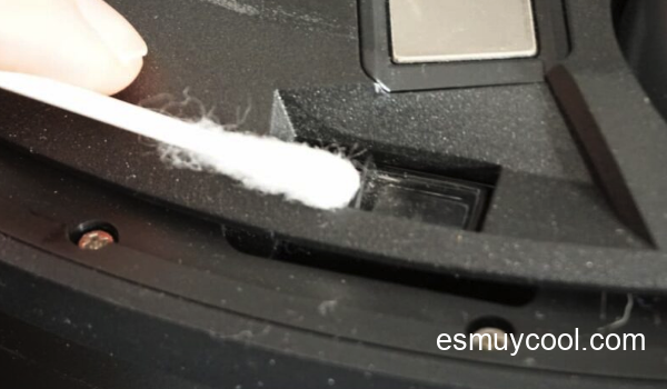 Cómo limpiar los sensores de un robot aspirador 7 Cómo limpiar los sensores de un robot aspirador